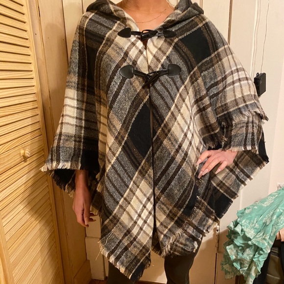 Poncho - Picture 2 of 3